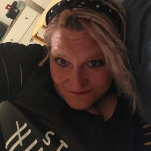 Meet your Posher, Laurie